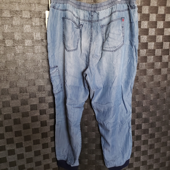 Joggers - Picture 2 of 2